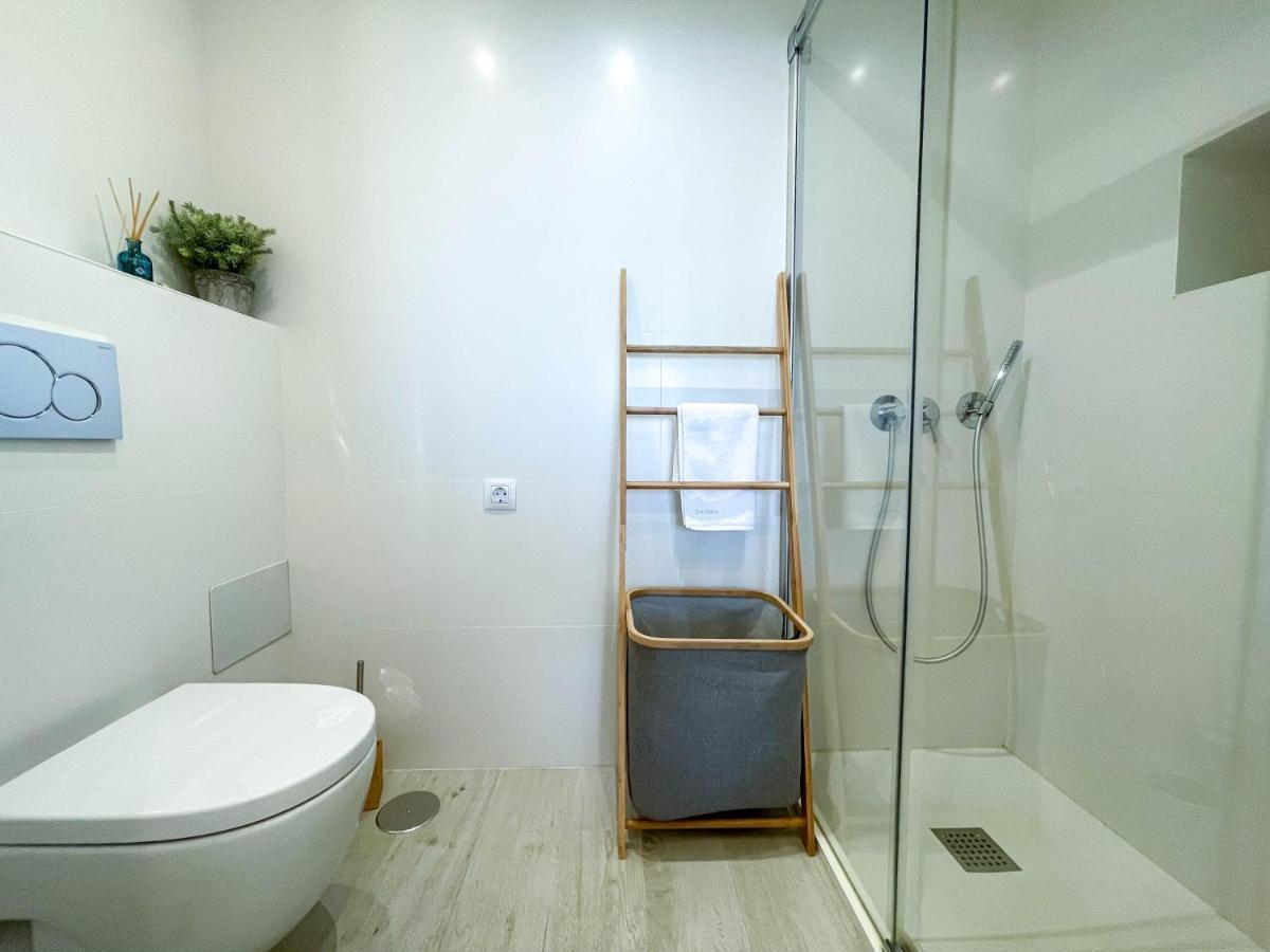 Tyba Deluxe Apartment Аликанте Екстериор снимка